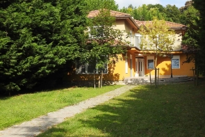Vízparti nyaraló, a Balatonnál eladó Vízparti nyaraló, a Balatonnál eladó